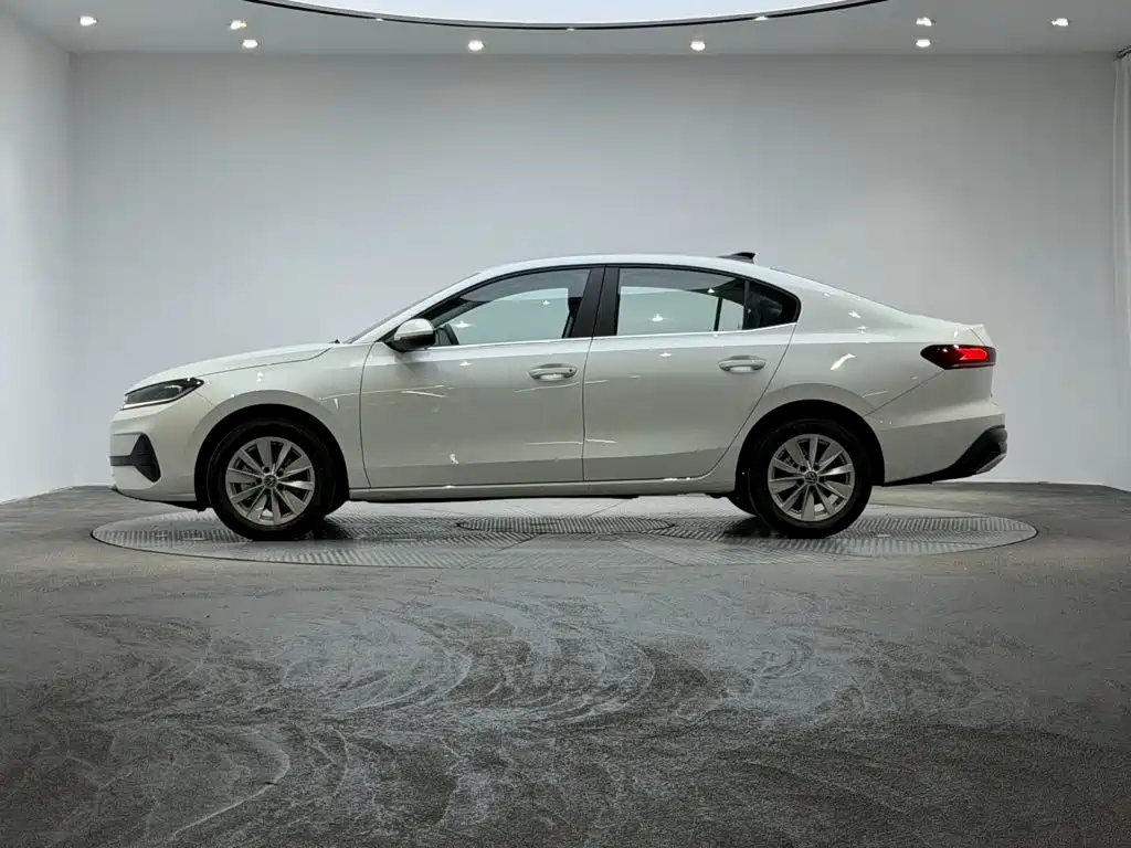 Volkswagen Sagitar — миниатюра 4