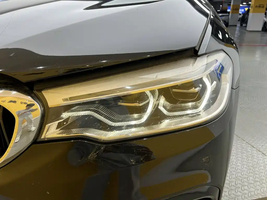 BMW 5 Series — миниатюра 8
