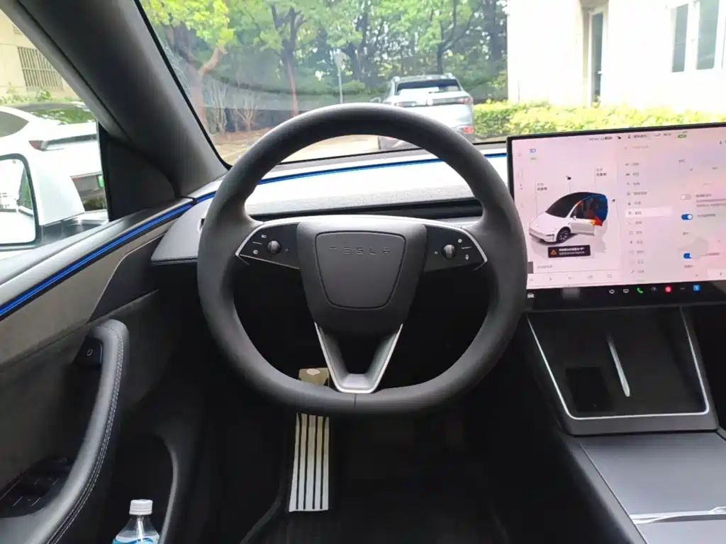 Tesla Model Y L — миниатюра 7