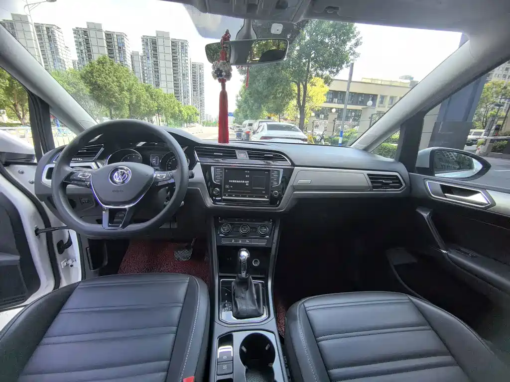 Volkswagen Touran — миниатюра 10