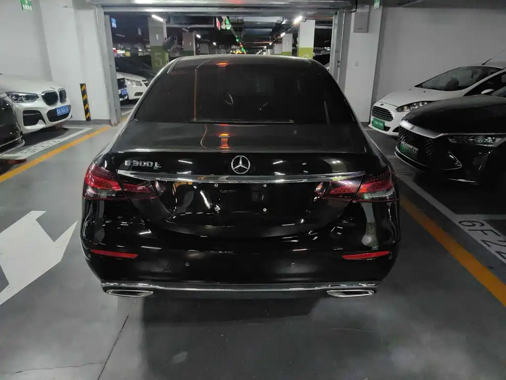 Mercedes-Benz E-Class — миниатюра 7