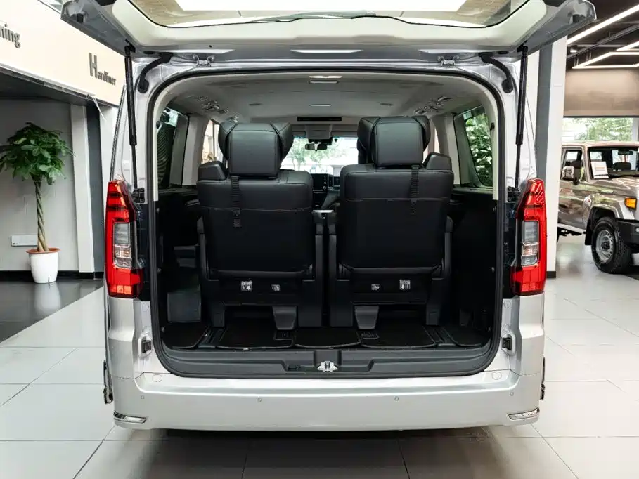 Toyota Granvia(海外) — миниатюра 19