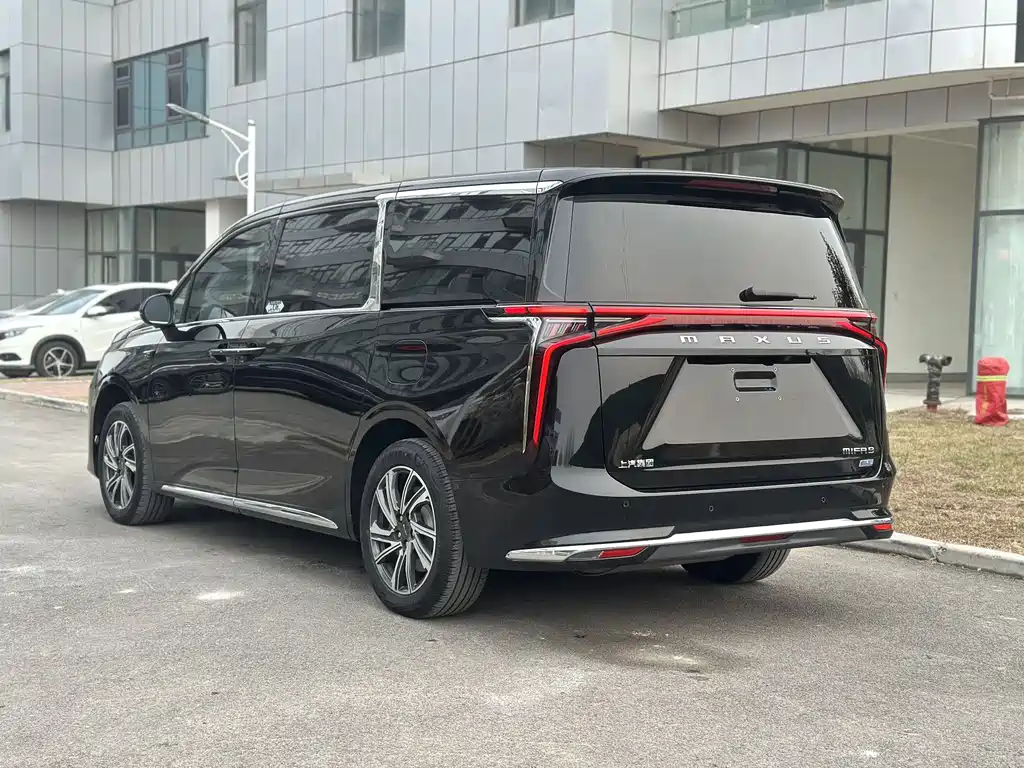 SAIC MAXUS EVERYONE 9