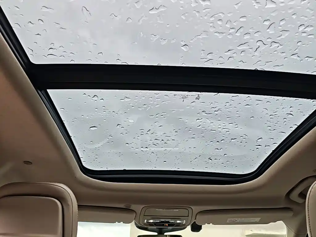 Lincoln Aviator (Import) — миниатюра 18