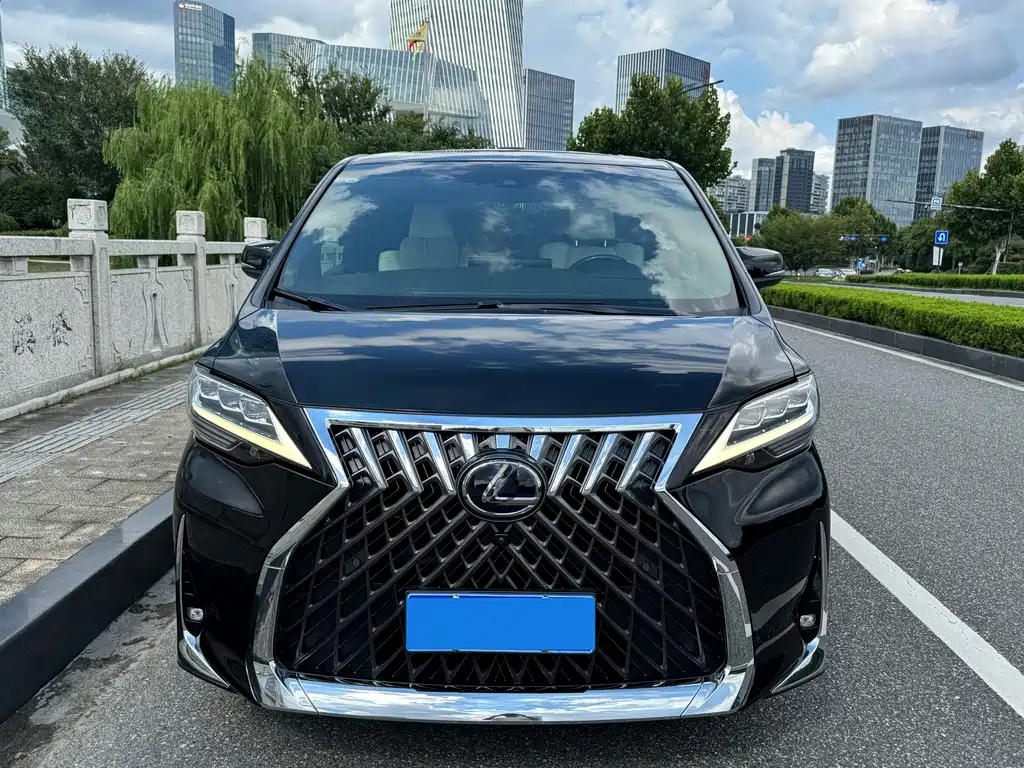 Lexus LM — миниатюра 2