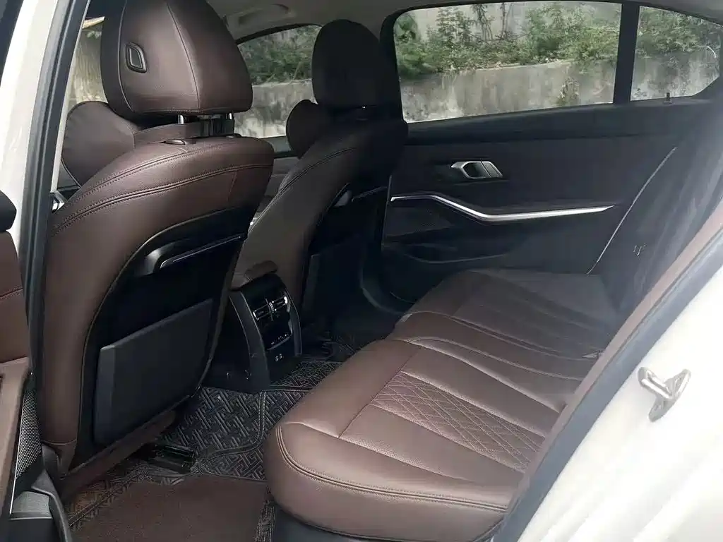 BMW 3 Series — миниатюра 8