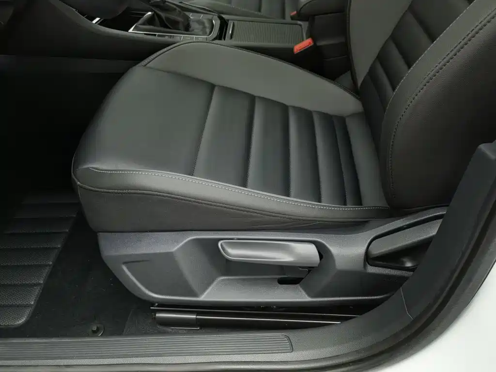 Volkswagen Sagitar — миниатюра 20