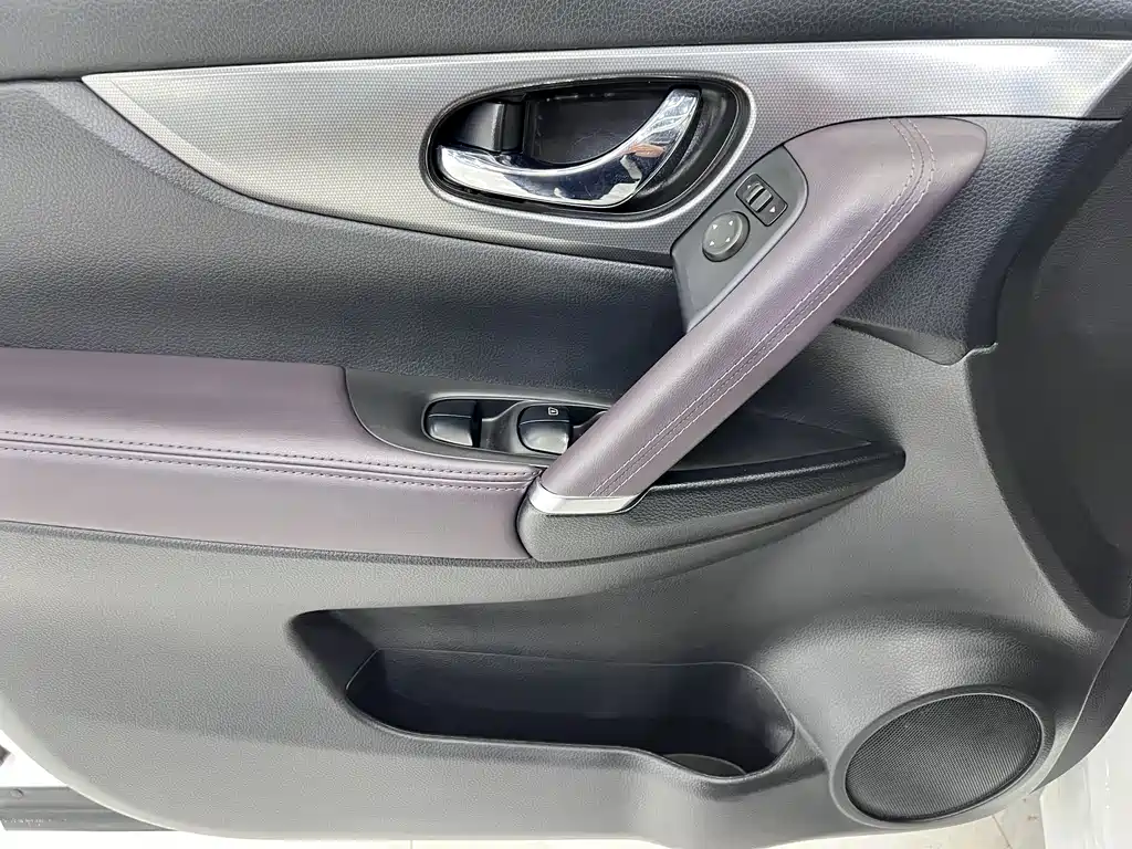 Nissan Qashqai — миниатюра 7