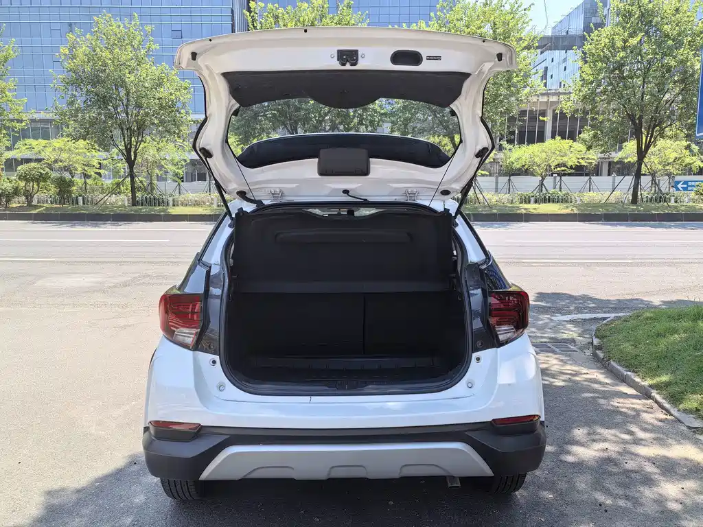 Toyota Yaris L — миниатюра 25