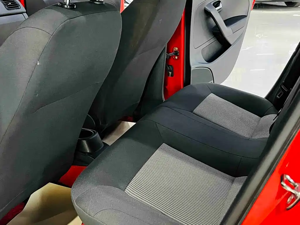 Volkswagen Polo — миниатюра 7