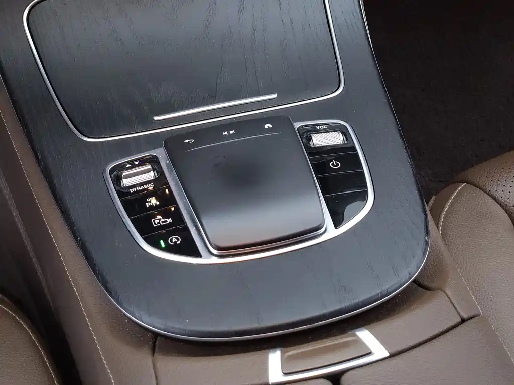 Mercedes-Benz E-Class — миниатюра 16