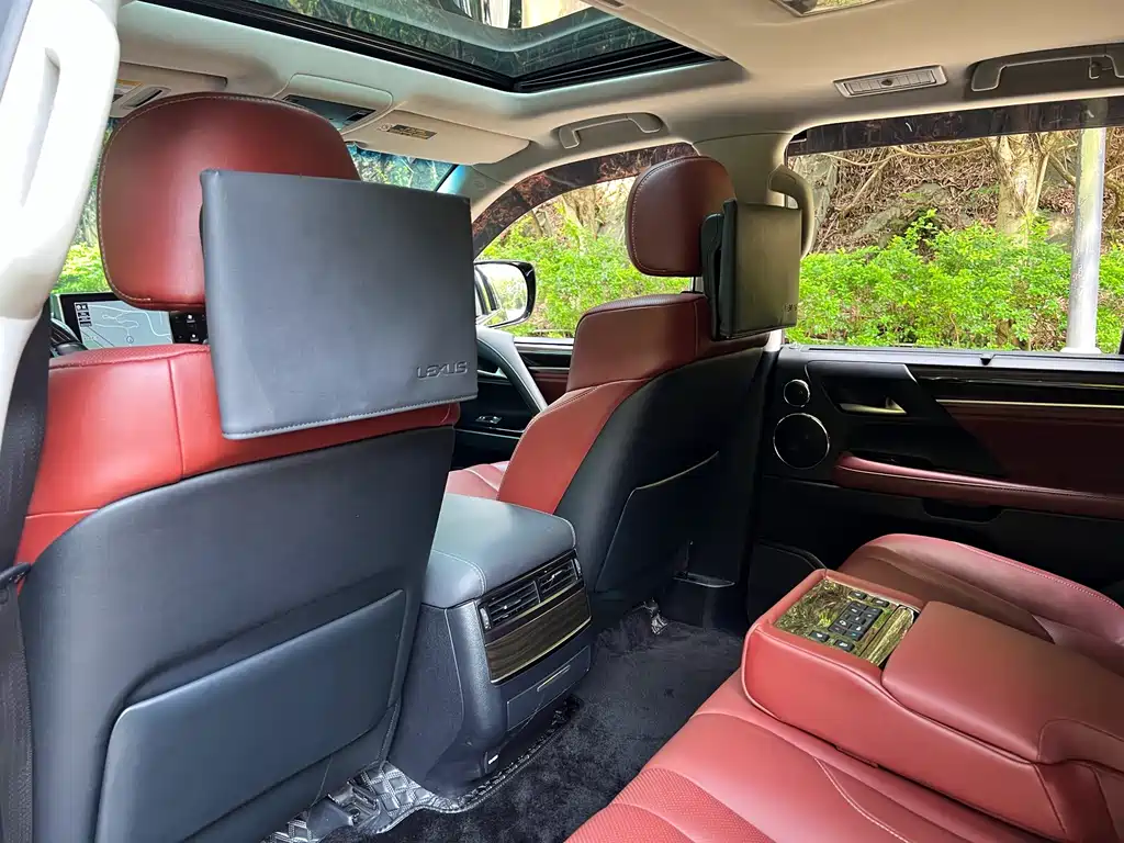 Lexus LX — миниатюра 9