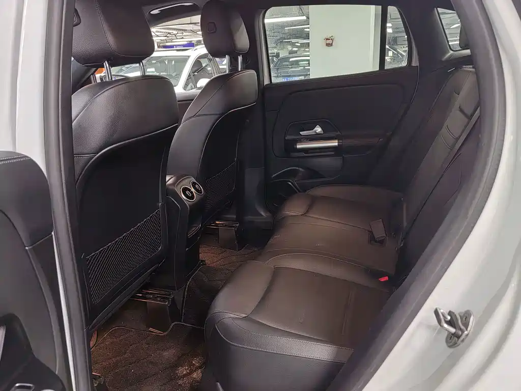 Mercedes-Benz GLA — миниатюра 8