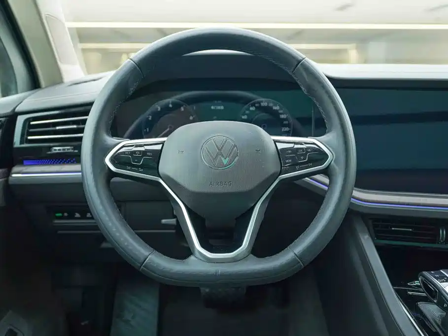 Volkswagen Touareg — миниатюра 16