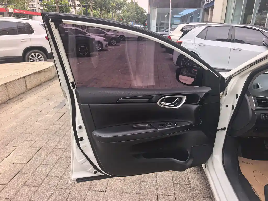 Nissan Sylphy — миниатюра 6