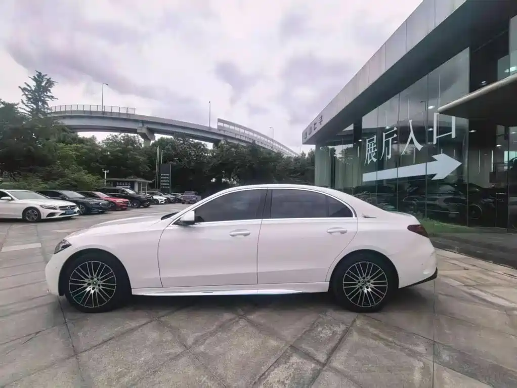 Mercedes-Benz C-Class — миниатюра 4
