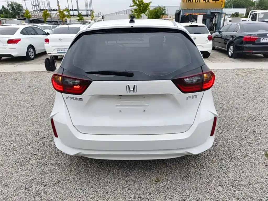 Honda Fit — миниатюра 6