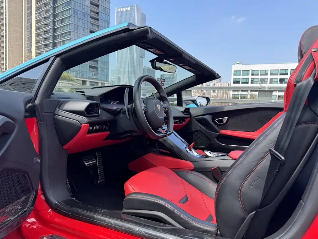 LAMBORGHINI HURACÁN