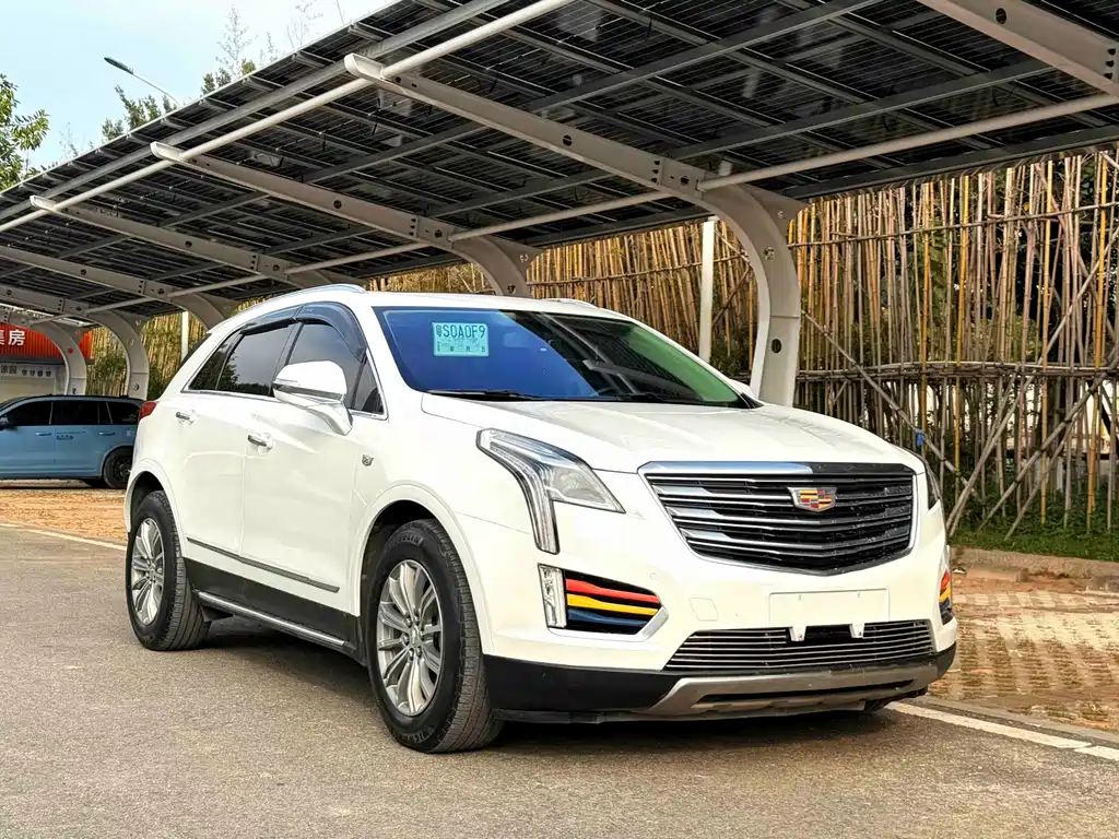 CADILLAC XT5
