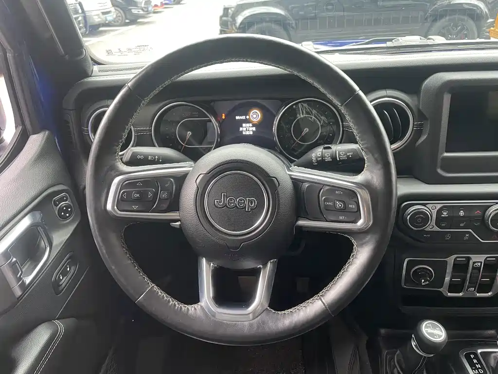 Jeep Wrangler — миниатюра 9