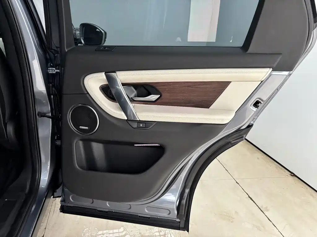 Land Rover Discovery Sport — миниатюра 22