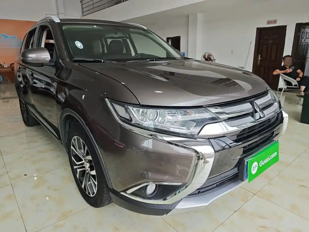 Mitsubishi Outlander — миниатюра 4
