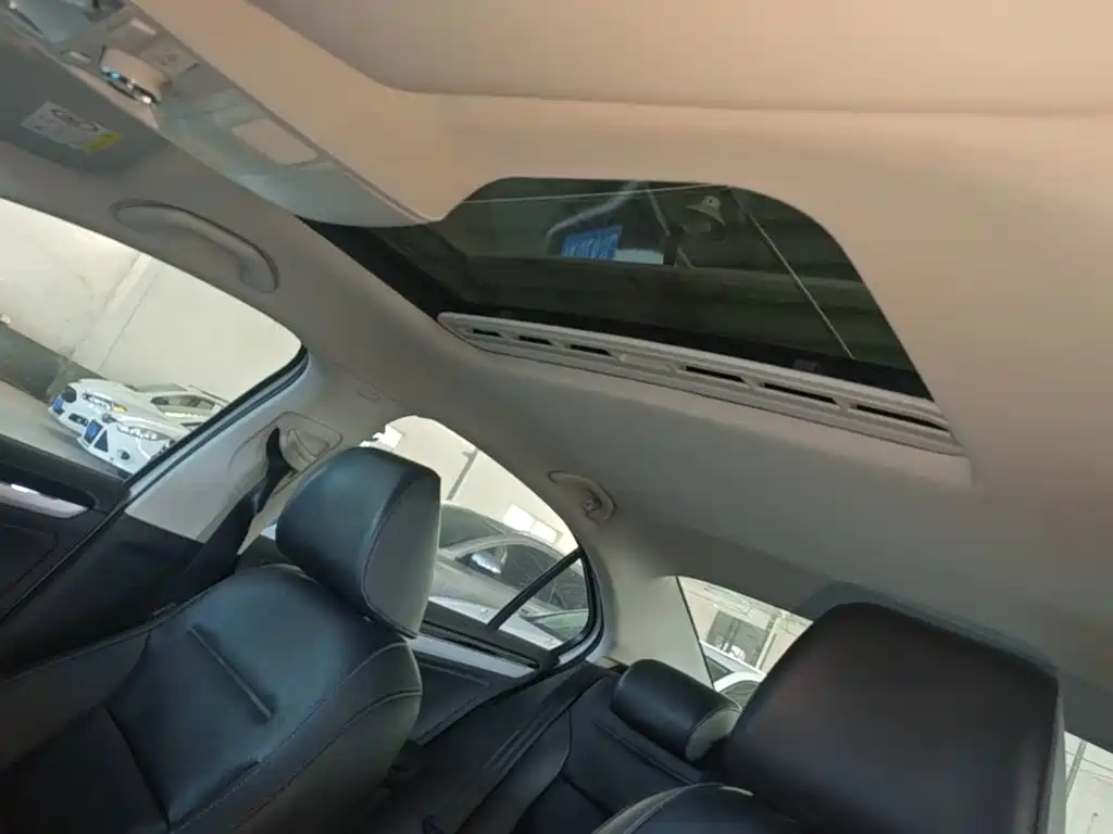 Volkswagen Sagitar — миниатюра 18