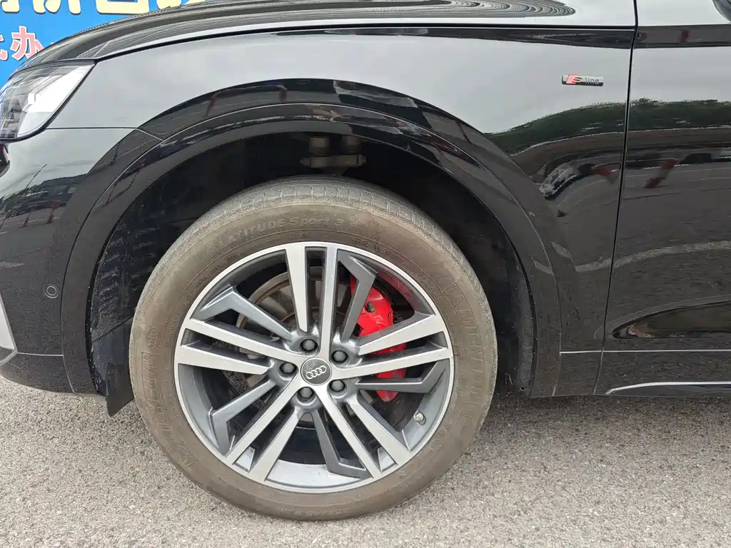 Audi Q5L Sportback — миниатюра 8