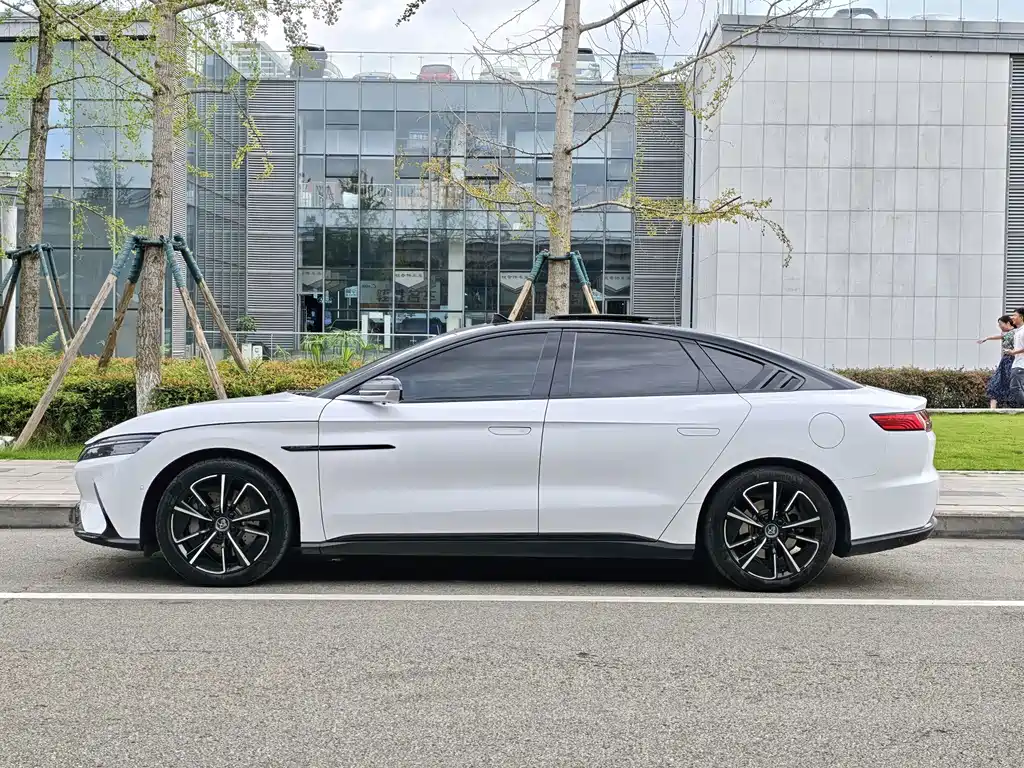 BYD Han — миниатюра 5