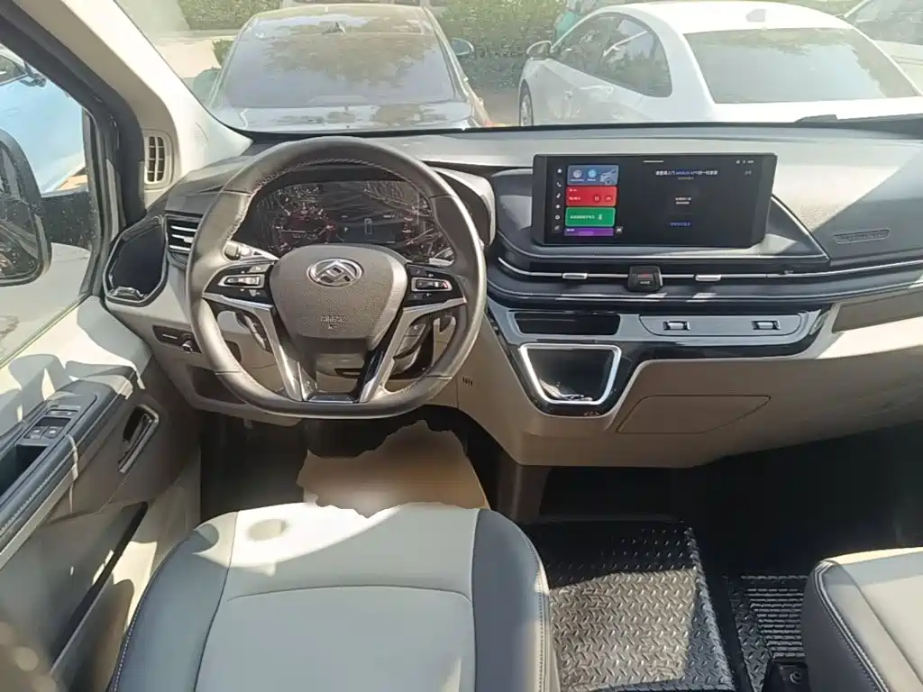 Maxus V70 — миниатюра 11