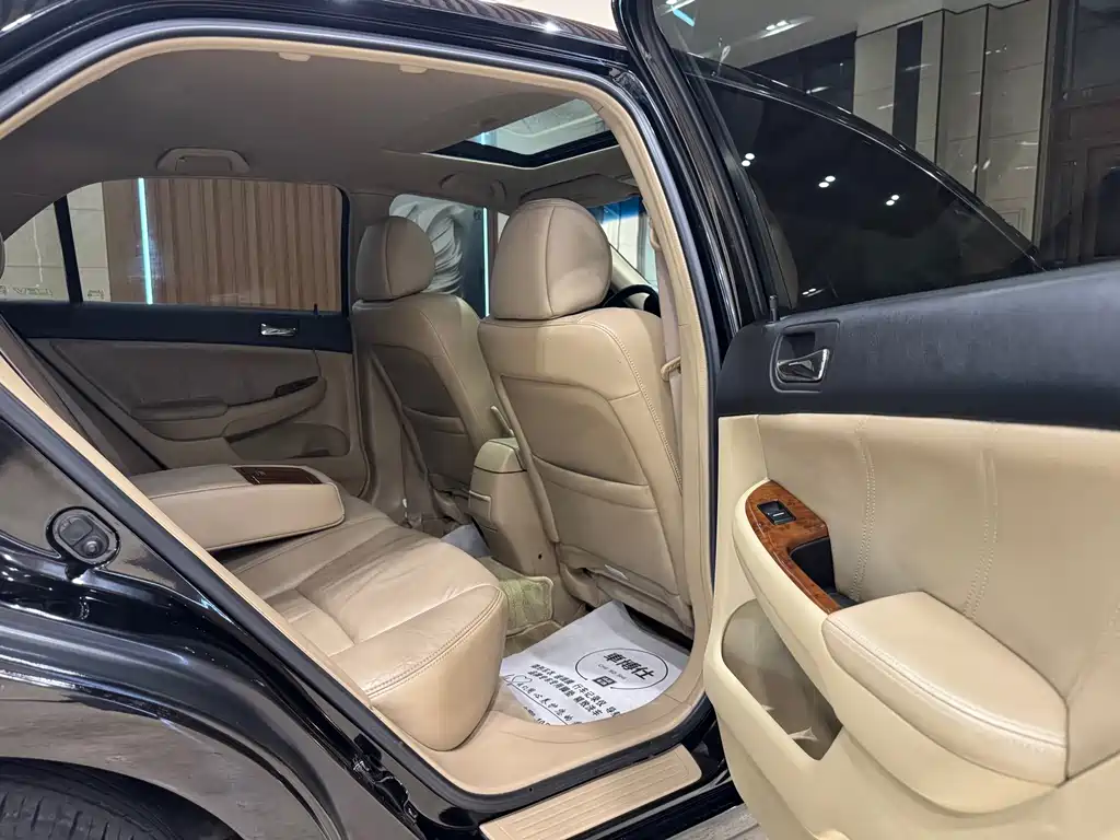 Honda Accord — миниатюра 17