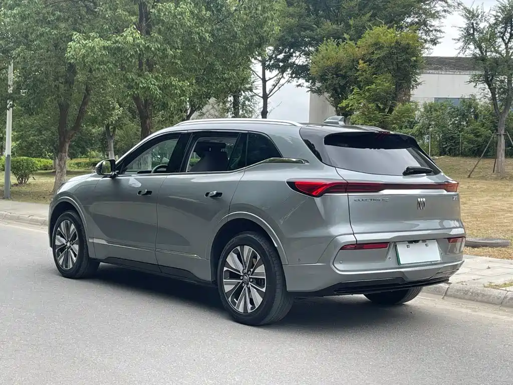 Buick E5 — миниатюра 6