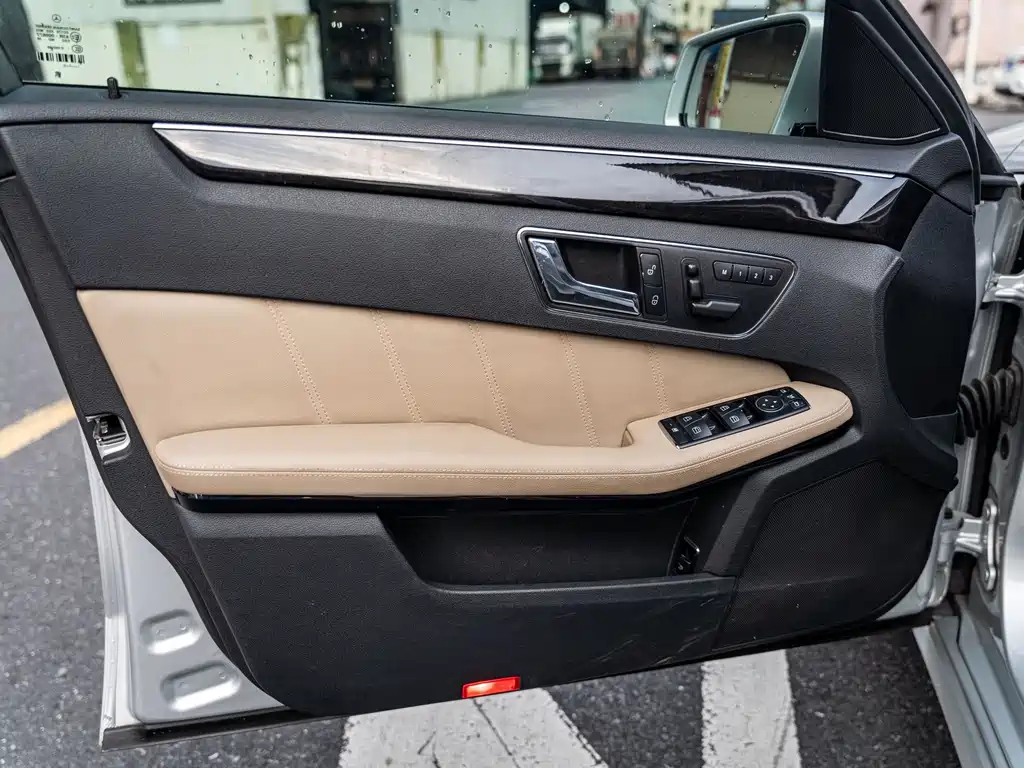 Mercedes-Benz E-Class (Import) — миниатюра 9