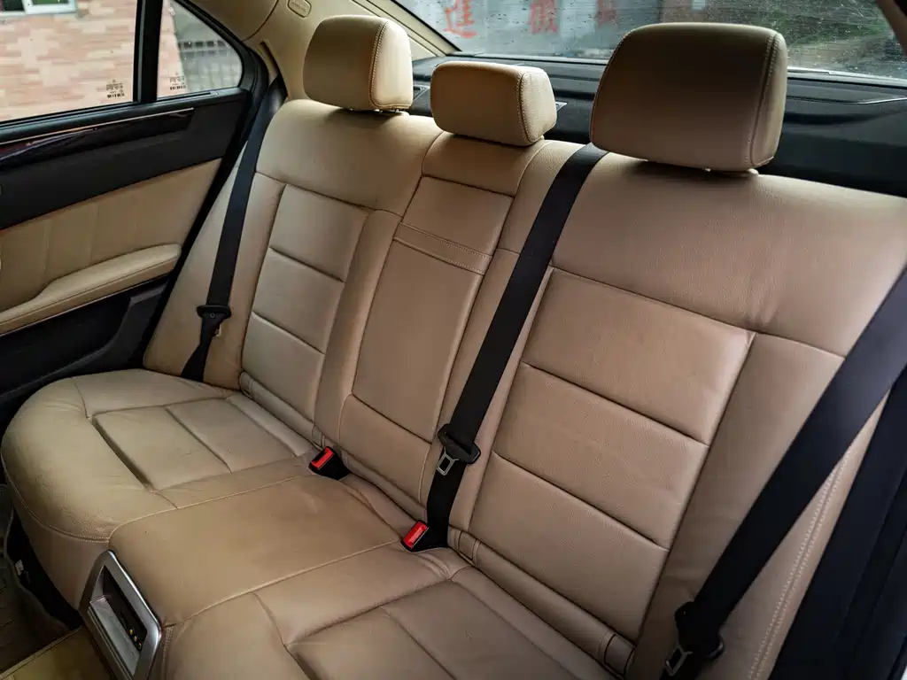 Mercedes-Benz E-Class (Import) — миниатюра 20
