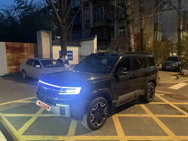 FANG CHENG BAO LEOPARD 8 2025