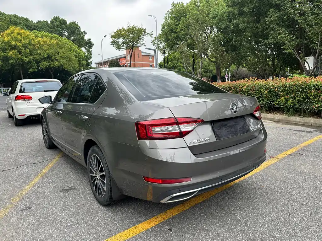 Skoda Octavia — миниатюра 7