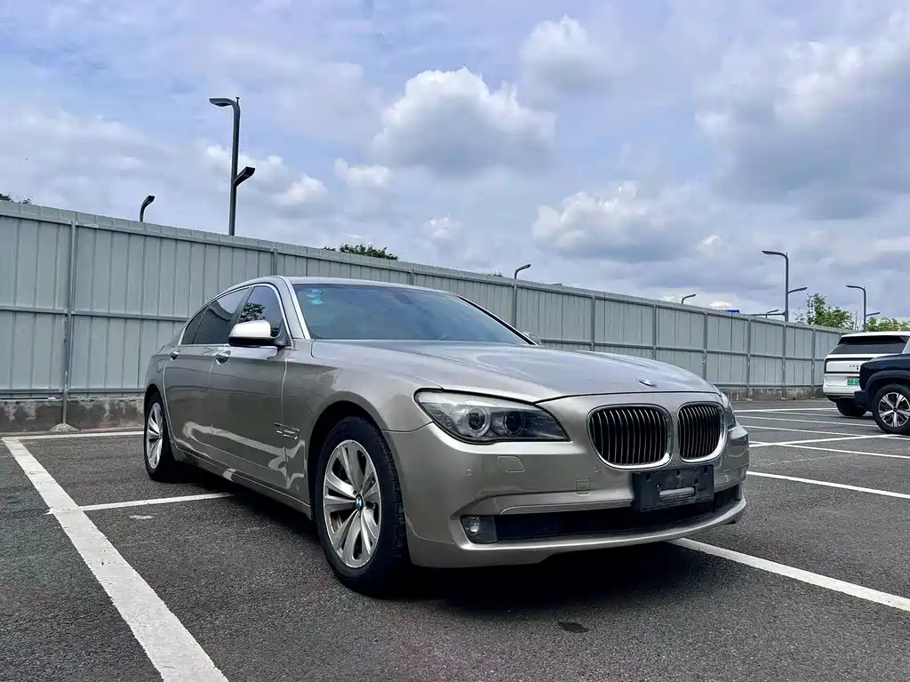BMW 7 Series — миниатюра 3