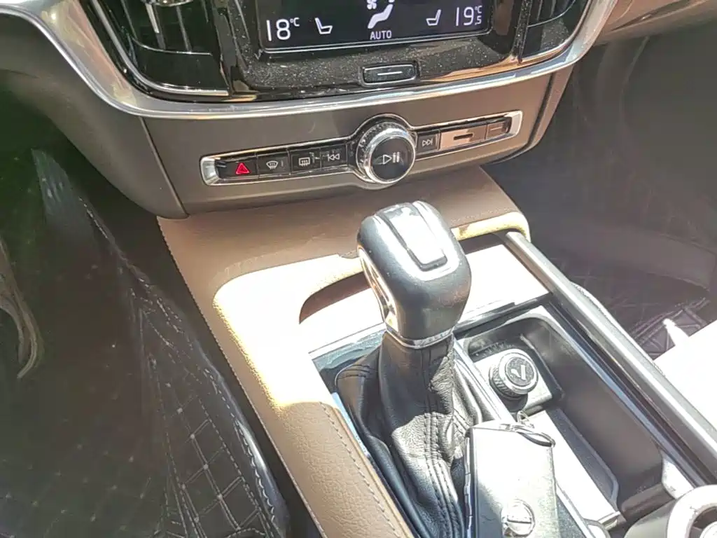 Volvo S90 — миниатюра 19