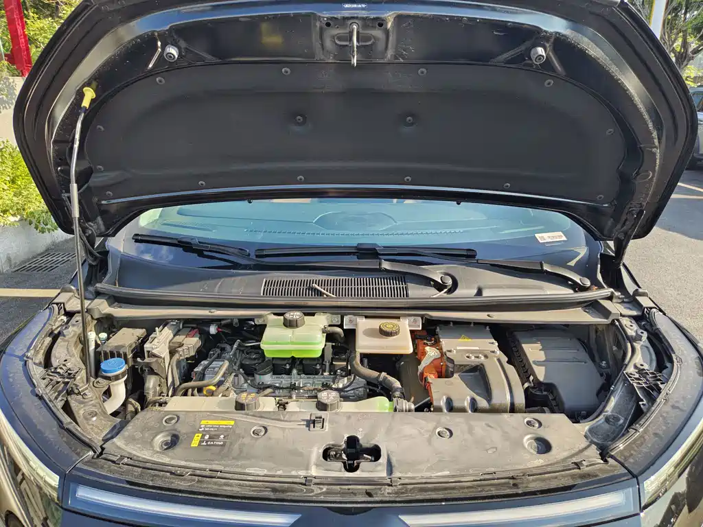 GAC Motor Trumpchi E8 PHEV — миниатюра 23