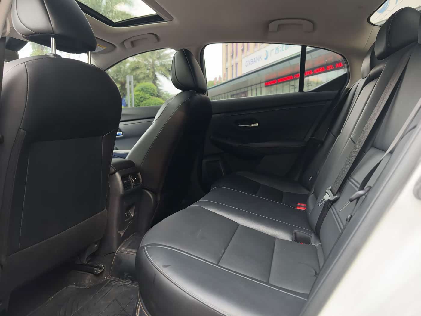 Nissan Sylphy 1.6 л 2023 г. Белый, пробег 25000 км