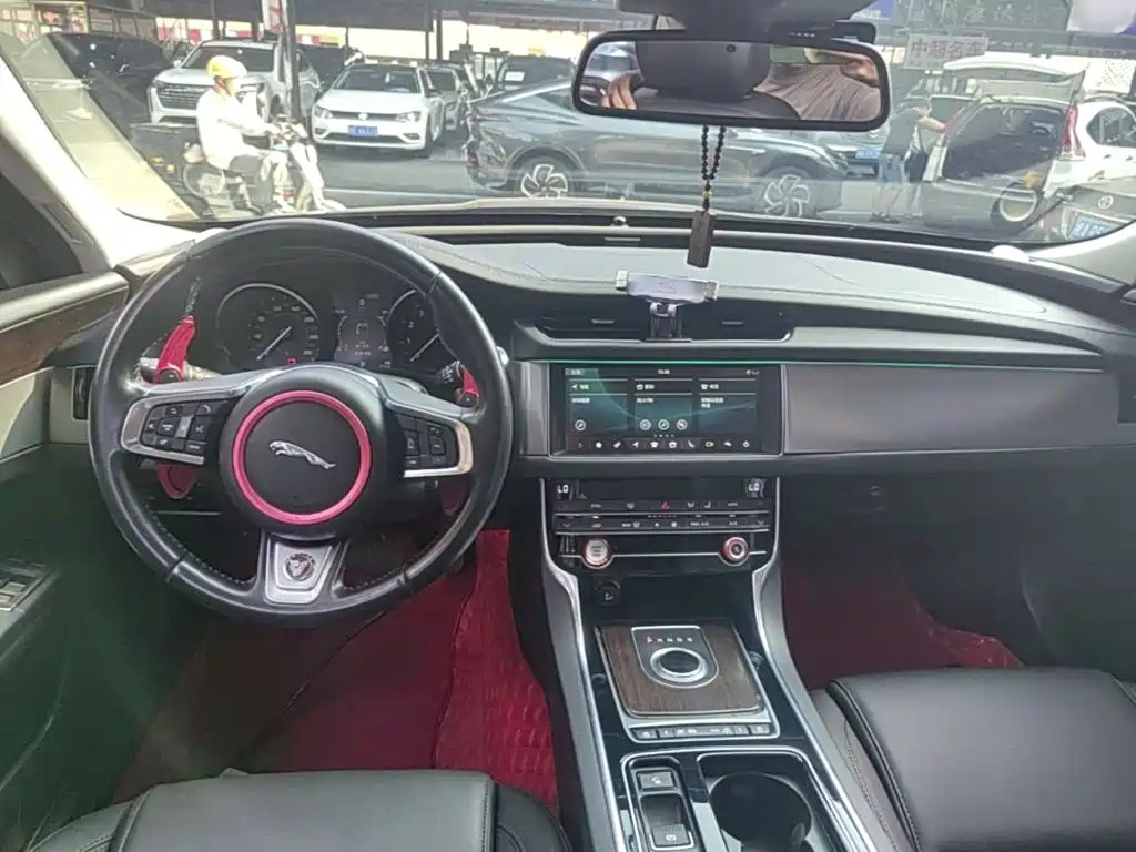 Jaguar XFL — миниатюра 14