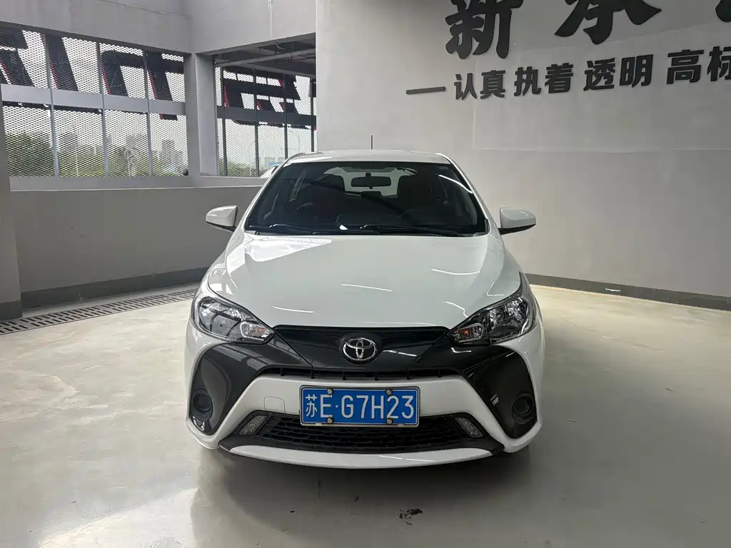 Toyota Yaris L — миниатюра 2