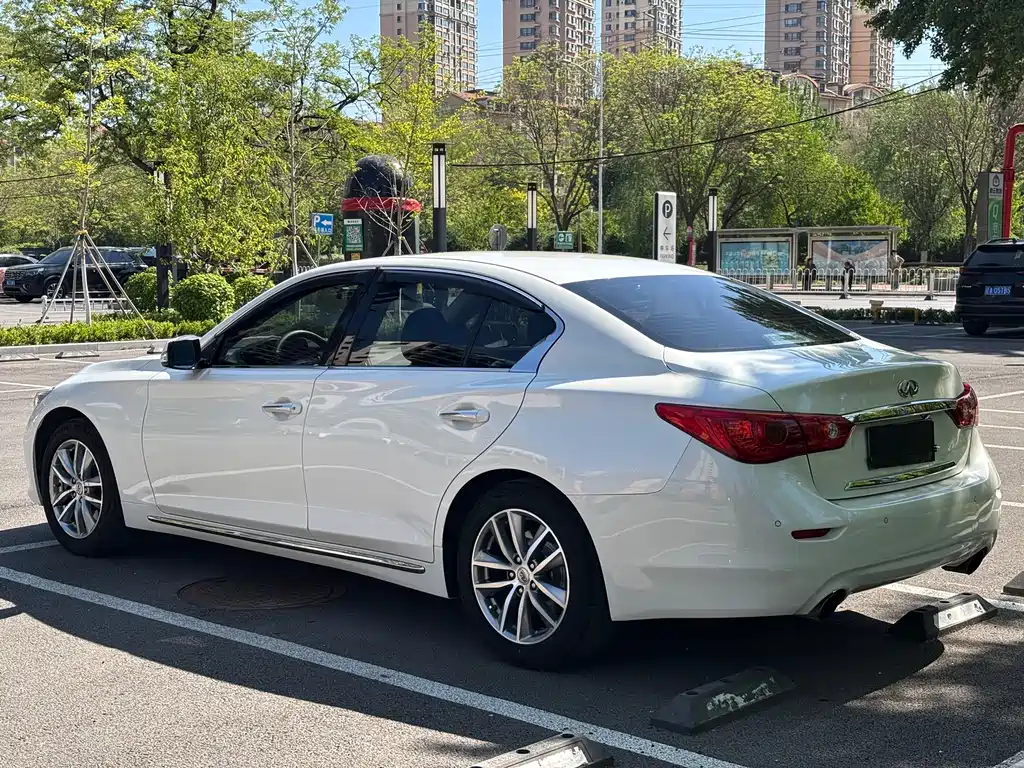 Infiniti Q50L 2016 2.0T Enjoy