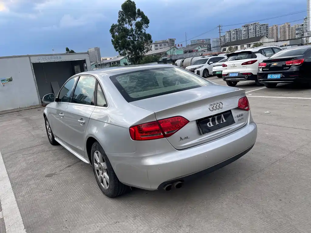 Audi A4L — миниатюра 7