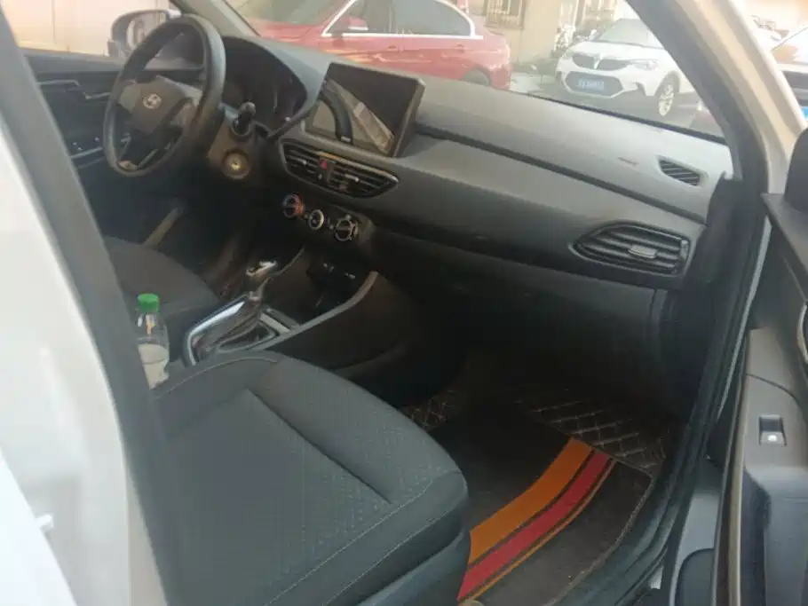 Hyundai Elantra — миниатюра 8