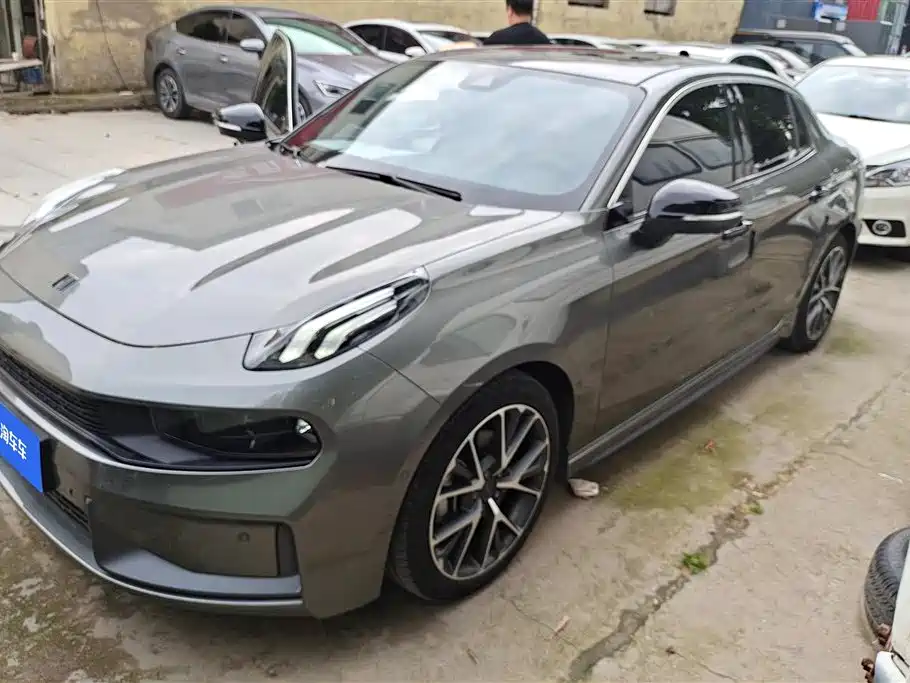 Купить Lynk & Co 03