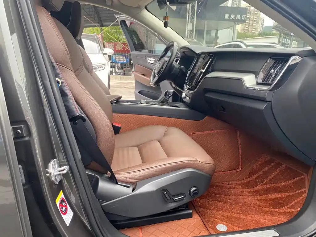 Volvo XC60 — миниатюра 10