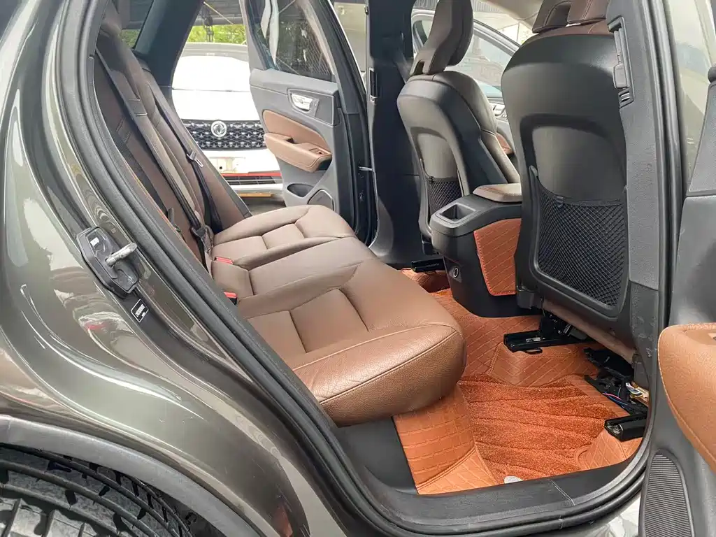 Volvo XC60 — миниатюра 11