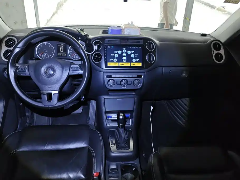 Volkswagen Tiguan — миниатюра 12