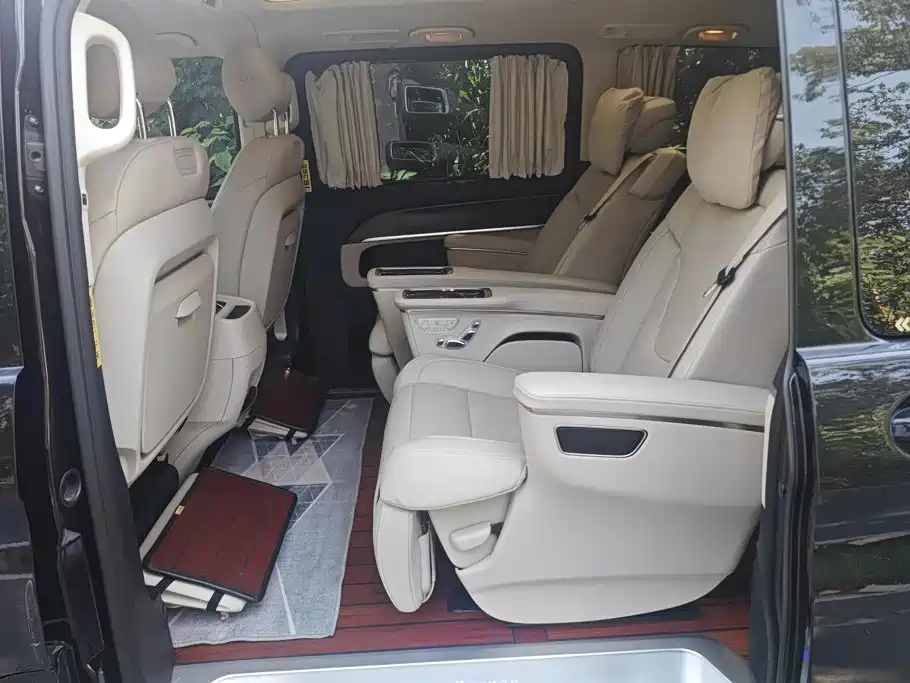 Mercedes-Benz V-Class — миниатюра 11